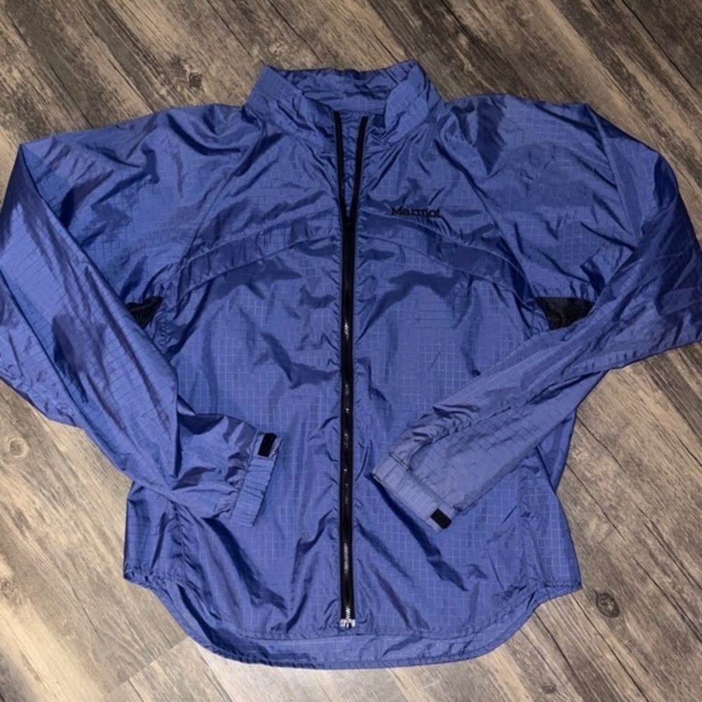 Woman’s Marmot windbreaker / medium